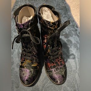 Never worn Diba Embroidered Combat Boots